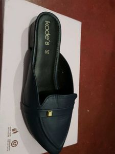 Chic Navy Blue Pointed Toe Mules