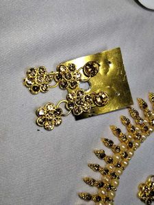 Elegant Gold Pearl Necklace &amp; Earring Set
