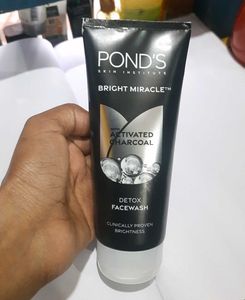 Pond's Bright Miracle Detox Facewash