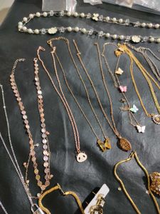 🥳1 Pendant With Freebie🥳