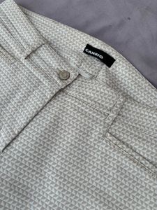 Chic Patterned Cropped Trousers