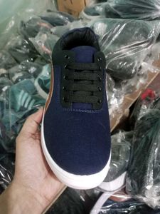 NEW NO USED CASUAL SHOES FOR MEN.