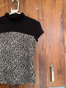 Chic Black &amp; Leopard Print Top