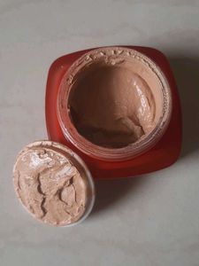 NEW TAG Luxe Hydrating Foundation