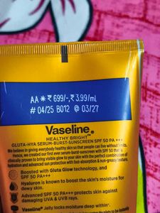 minimalist  face wash and sunscreen combo