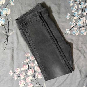 Stylish Grey Skinny Jeans