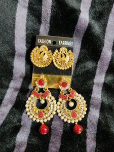 2 Pairs Of Earings
