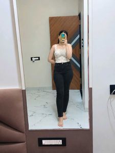 Classic Black High-Waisted Jeans