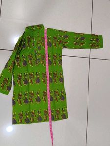 Vibrant Green Kurta with Indian Dance Motifs