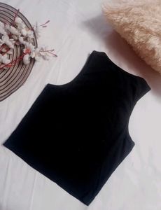 V,Beautiful Gorgeous Black Crop Top