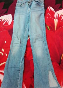 Stylish Split Hem Jeans