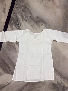 Elegant White Chikankari Kurta