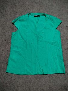 Green V-Neck Short Sleeve Top