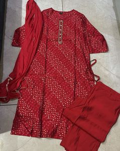 Red kurta set for women
