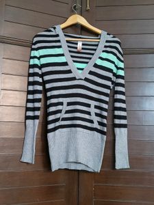Women Grey Slim-fit V-neck Striped Hoodie Sweater