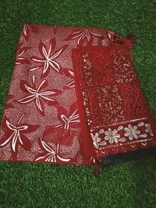 Elegant maroon Saree with Sequins