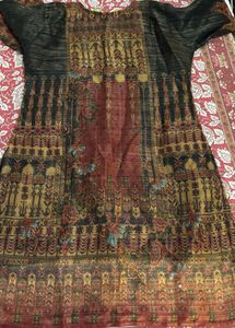 Elegant Kurta with Embellishments