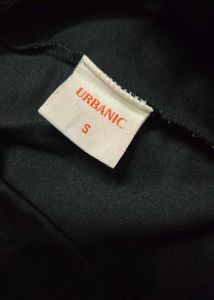 Black hem slit pants