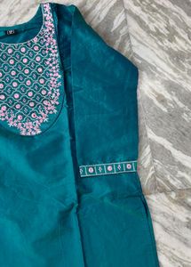 Elegant Teal Embroidered Kurta