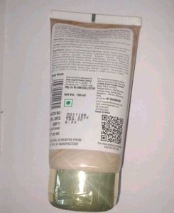 Beauty Bundle: Body wash Lip balm wipes