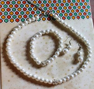 Elegant Pearl Jewelry Set