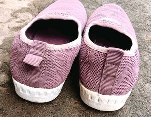 Yona Slip-On Women's Casual Shoes
