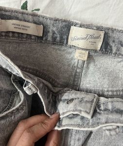 Acid wash baggy jeans