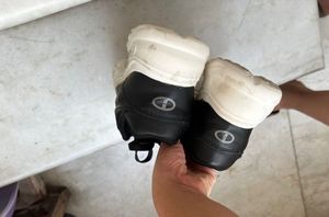 Warrior women’s Black Sport Shoes