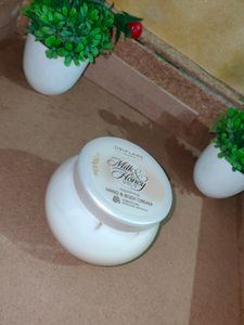 Oriflame Milk and honey Cream