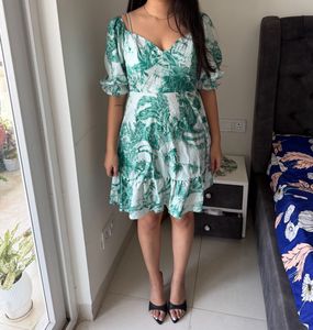 Chic Tropical Print Dress