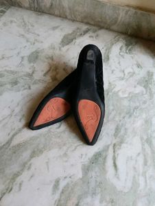 Stylish Black Pointed Flats