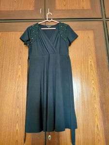 Elegant Black Embellished Short Sleeve Dress