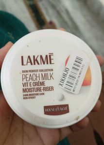 Lakme Peach Milk Vit E Creme