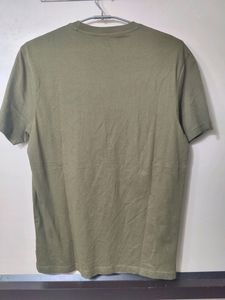 Levi's Men's Casual Tshirt.  Like New.