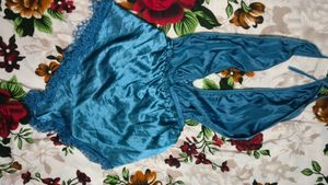 BACKLESS NIGHT DRESS