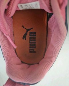 steal deal: original Puma Sneakers