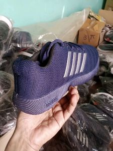 NEW NO USED SPORTS SHOES FOR MEN.