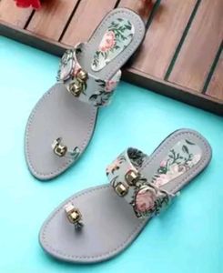 Floral Toe Ring Sandals