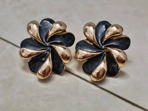 Vintage Black &amp; Gold Floral Earrings