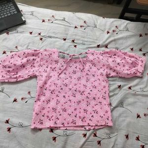 Cute Pink Floral Puff Sleeve Top