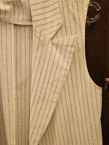 Chic Striped Sleeveless Blazer