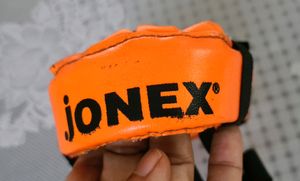 Jonex Helmet &amp; 2 Knee caps for sports activities