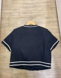 Chic Cropped Tweed Top