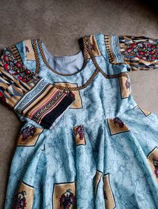 Free Hips Gown