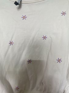 White Cropped Sweatshirt with Floral Embroidery