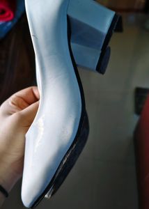 I Am Selling My New Heels
