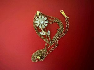 Gold Tone Flower Pendant Necklace
