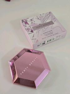 FENTY BEAUTY Diamond Bomb Highlighter