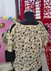 Floral Cold Shoulder Top
