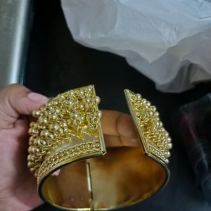 GOLDEN COLOUR ADJUSTABLE  KADA